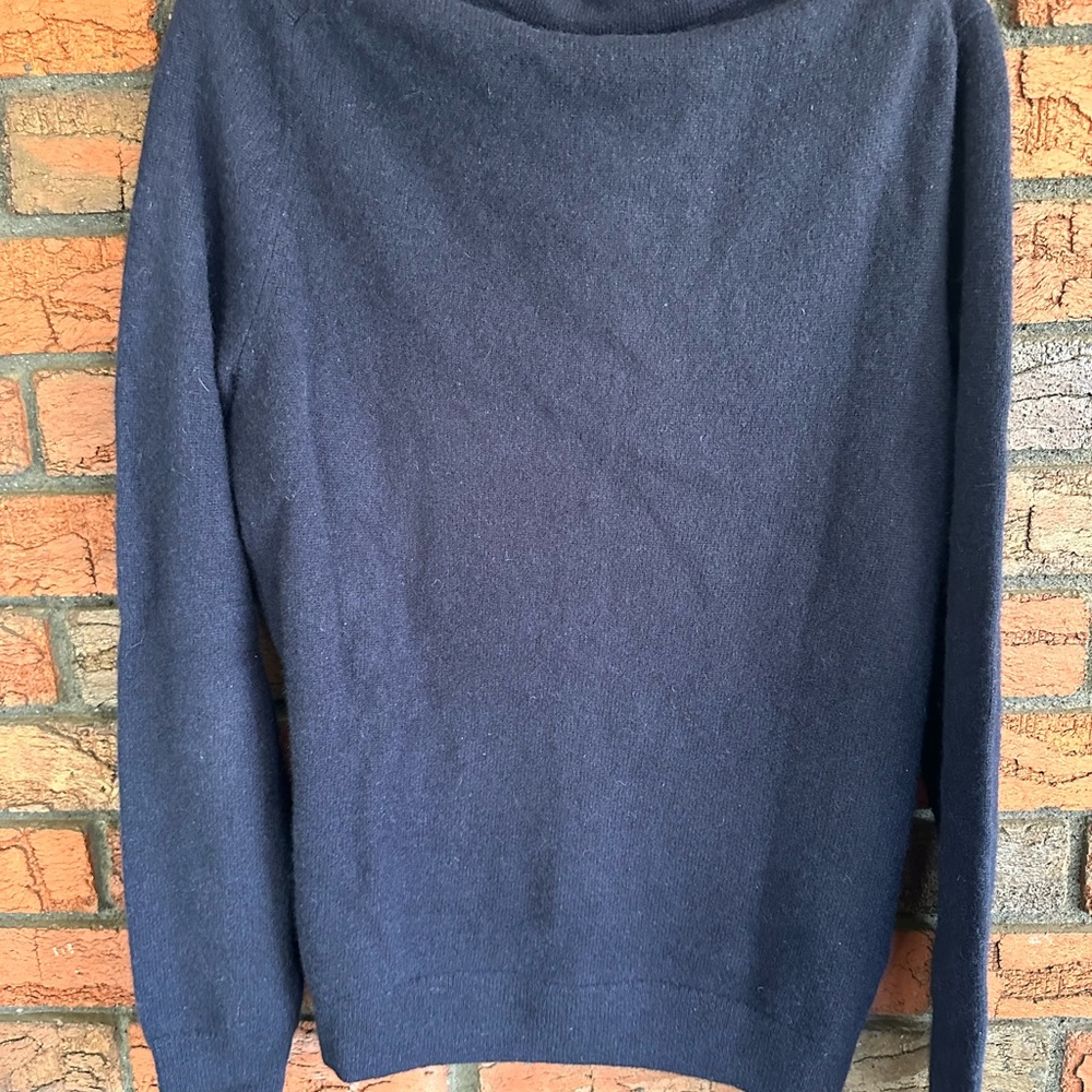 NWT C by Bloomingdale’s cashmere cardigan - Picture 2 of 2